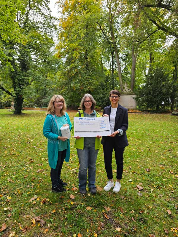 Spendenübergabe Sommeryoga